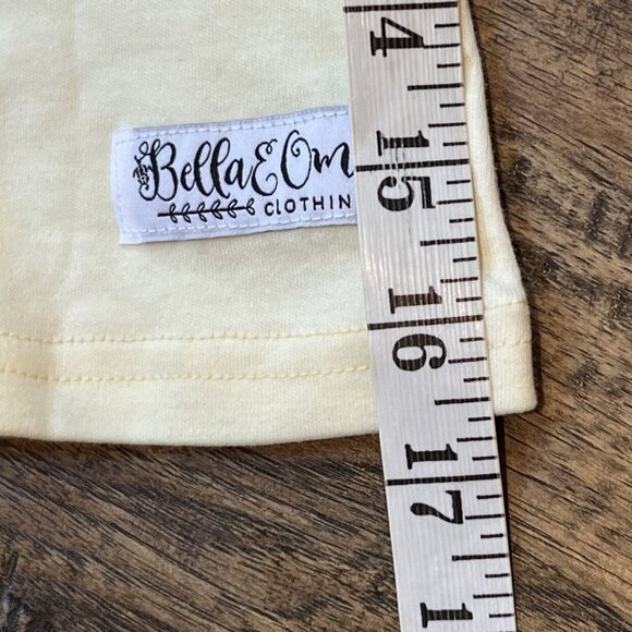 Bella & Omi Ivory Ruffle Top sz 4 - Picture 4 of 6